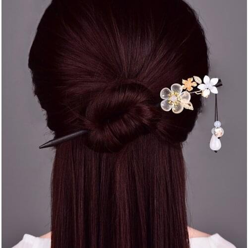 Elegant Exquisite White Coloured Glaze Flower Wooden Hair Stick Classical Temperamental Palace Princess Step Shake Hair Jewelry