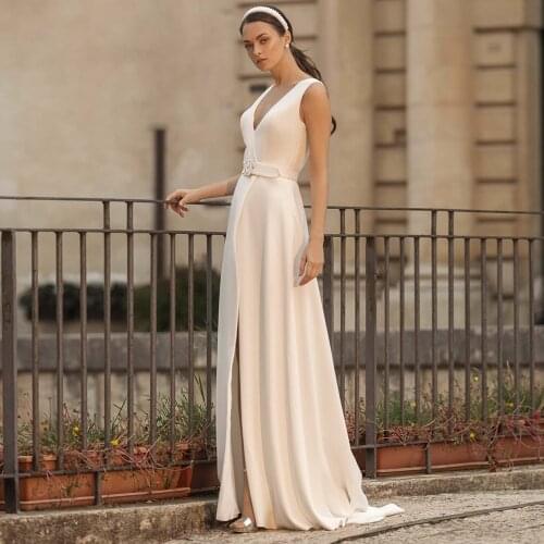 Charming A-Line Front Slit Sleeveless Wedding Gowns Floor Length Sweep Train High Quality V-Neck Bridal Dresses with Sashes