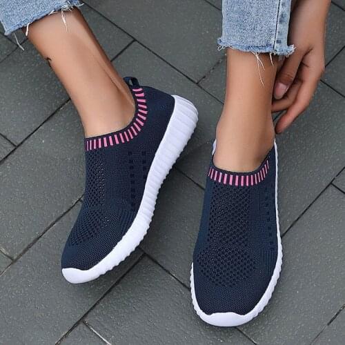 2021 Round Toe Lightweight Comfortable Breathable Casual Flat Shoes Womens Sports Shoes Socks Shoes Large Size