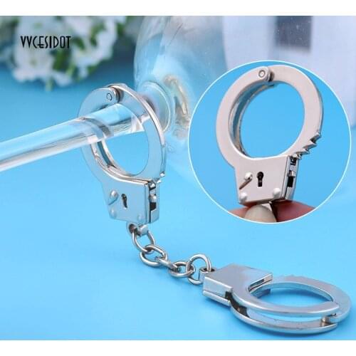 Car Handcuffs Shape Metal Key Chains Innovative Gift Stylish and Realistic Automotive Waist Hanging Keyring Pendant Key Holder
