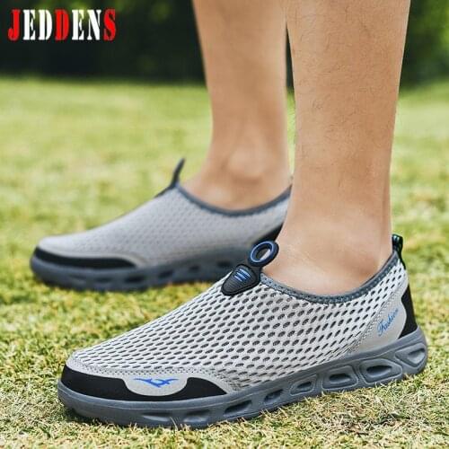 Breathable Sports Shoes Men Comfort Summer Sneakers Slip-On Shoes Mens Sports Trainers Soft Mens Running Shoes Large Size Q28