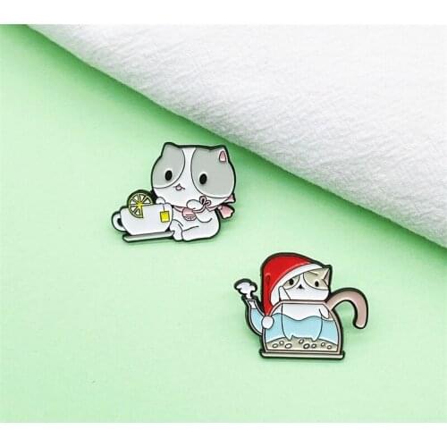 Cartoon Funny Funny Making Tea Drinking Lemon Tea Cat Cute Animal Brooch Simple And Exquisite Fashion Enamel Metal Pin Jewelry