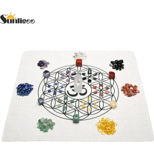Sunligoo Grids Altar Cloth 7 Chakra Gemstone Beads Assorted Chip Gemstones Clear Quart Chakra Crystal Reiki Healing Grids Kit