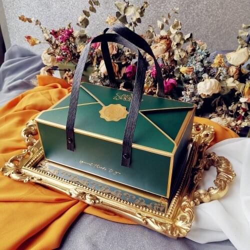 10pcs/lot Cake Style Bridemaid Gift Bag Candy Box Handbags For Cake Cookie Soap Candy Paper Packaging Gift Bags Favor Materials