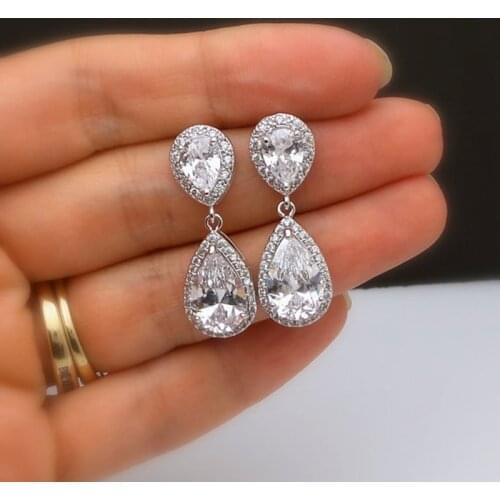Fashion Waterdrop Crystal Zircon Earrings for Women Classic Korean Style Stud Earrings Lady Wedding Party Jewelry Best Gift
