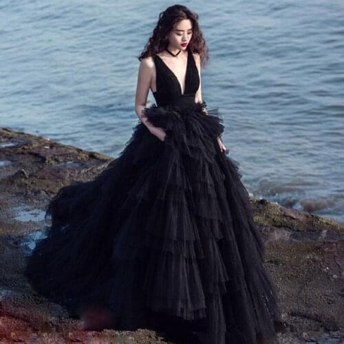 2020 style Sexy Deep V-Neck black Wedding Dress Multi-layer Tulle Tiered Ball Gown Bridal Dress vestido de noiva