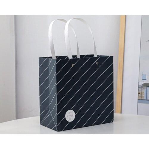 2021 Hot Selling China Custom Black Gift Shopping Bag,Recyclable kraft paper shopping paper bags logo printed --XP2222