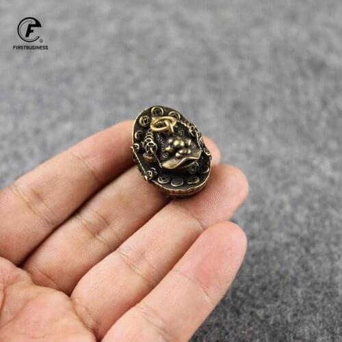 Retro copper Tea Pet Cartoon Little toad frog money coin Statue Fingertip Tea Creative Ornament Animal Figurine Home Decoration