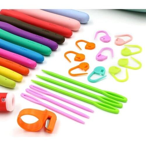 Soft Handle Aluminum Crochet Hooks Kit Yarn Knitting Needles Sewing Tools Ergonomic Grip Set Crochet with Storage Bag