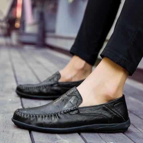 New casual leather shoes mens flat-bottomed large size mens business shoes popular fashion fashion peas shoes mens shoes