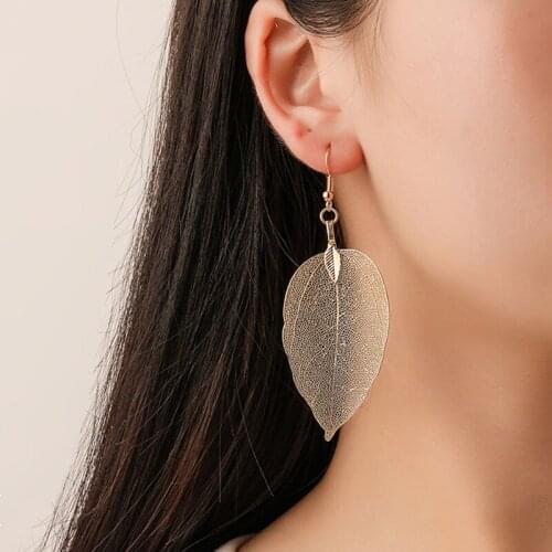 New Earrings Hollow Metal Simulation Leaf Drop Earrings For Women Metal Earing Jewelry Gold Black Pink Color Earring A221