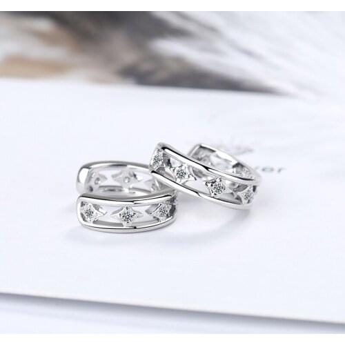 Girls' Lovely Simple Style Clip Earrings Newest Fresh Shiny Crystal Star Hollow Cuff Earrings Female Golden Earring Jewelry Gift