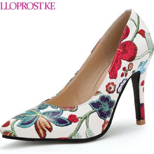 Lloprost ke Large Size 33-45 Women High Heels Pumps Embroidery Flowers Chinese Style Slip On Pointed Toe Pumps Shoes Women D760