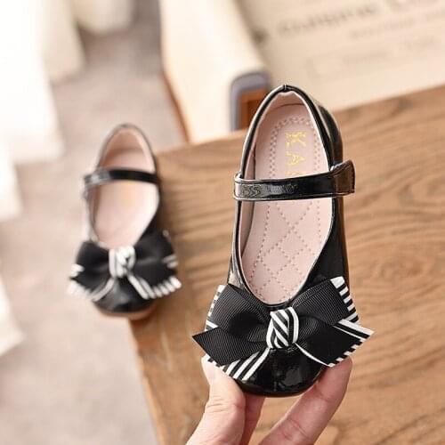 Summer Childrens Sandals Shoes Flat Leathers Sweet Girls Princess Soft Bowtie Sandals Fashion Leisure Non-slip kids Dance Shoes