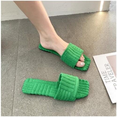 2021 new summer women large size transparent rivet belt sandals flat nail sandals outdoor wild fashion beach slippers