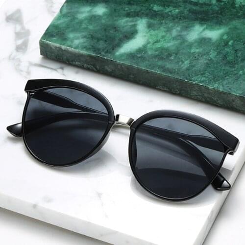 Luxury Designer Fashion Eyeglasses Round PC Frame Sunglasses Women Men Glasses Hot Oculos feminino Trend Eyewear lunette Gafas