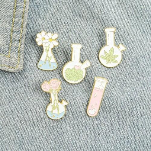 Creative Exquisite Plant Series Badge Fashion Simple Temperament Daisy Pink Flower Shape Brooch All-match Clothing Accessories