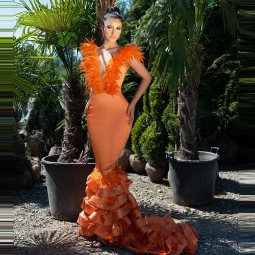 Luxury Feathers Mermaid Prom Dresses Sleeveless V Neck With Train Flouncing Tiered Satin Women Evening Gown