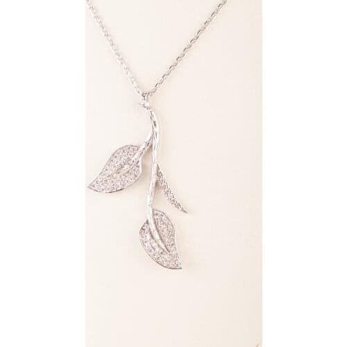 UM US JEWELRY Rhodium Plated Leaf Pattern 925 Sterling Silver Necklace