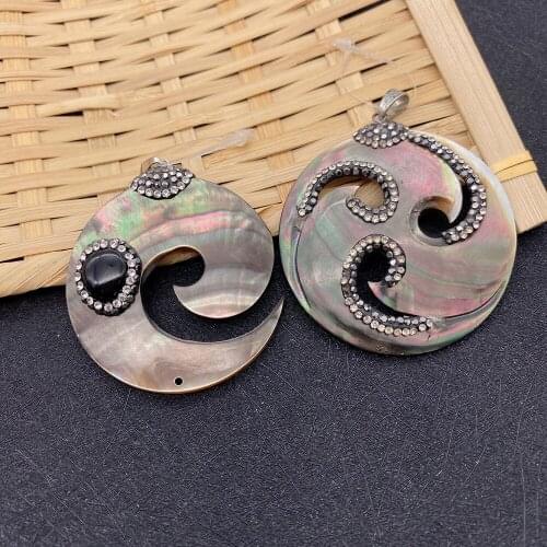 1 Piece of Natural Black Shell Round Hollow Moire Inlaid Diamond Decoration Pendant for Ladies Charm Necklace Earrings Jewelry