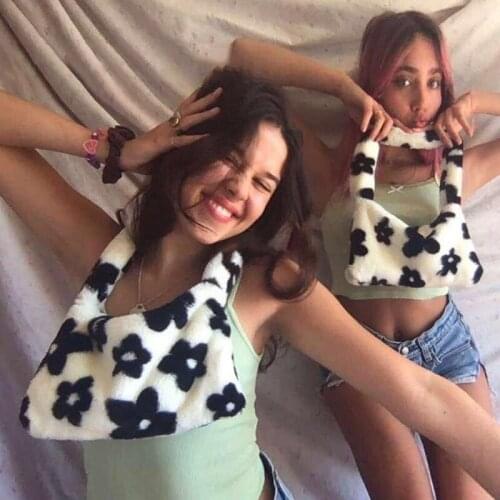 INS Fashion Versitile Cute Plush Flowers Shoulder Underarm Package Girl Wind French Vintage Maomao Package Furry Fluffy