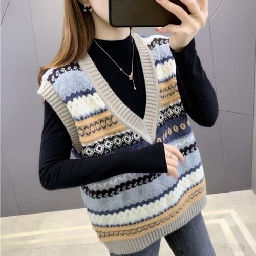 Womens V-neck vest, knitted sweater and spring dress