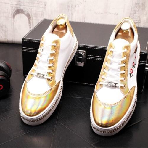 New style web celebrity shoe han edition tide small bee tide young Man board shoe Embroidery loafers star Designer Shoes b8