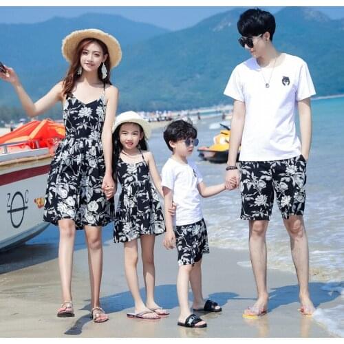 2019 Summer Matching Clothes Dad Son T Shirt+Pants Mom Girls Print Sleeveless Cotton Dress Family Matching Outfits Beach Clothes