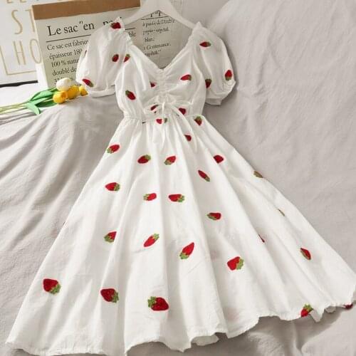 2021 Korean new fashionStrawberry Dress Kawaii Embroidery Puff Sleeve Dress Women Vintage A-line White Square Neck Beach Dresses