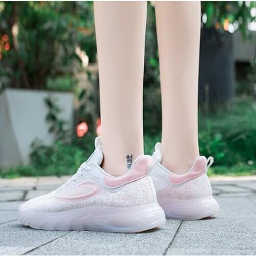 Fashion New Women Sneakers Casual Breathable Female Running Shoes Spring Outdoor Comfortable Soft Lace Up Ladies Walking Shoes