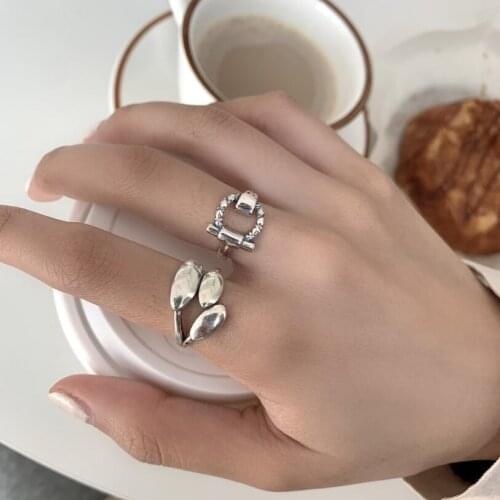 New Fashion Ins Cold Wind Hip Hop Belt Buckle Round Button Leaf Index Finger Tail Ring For Women Birthday Jewelry Party Gifts