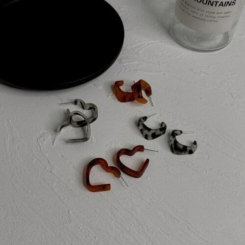 U-Magical Textured Open Leopard Love Heart Geometrical Hoop Earrings for Women Statement Arcylic Earrings Jewelry Pendientes