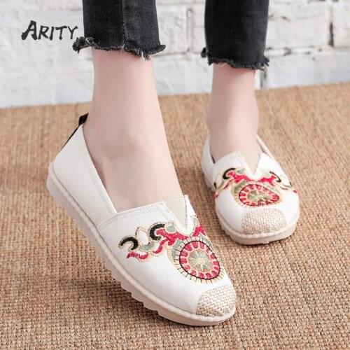 Womens Shoes Embroidered Old Beijing Cloth Canvas Shoes Fisherman Shoes White Shoes Ethnic Antiquity Flat Shoes