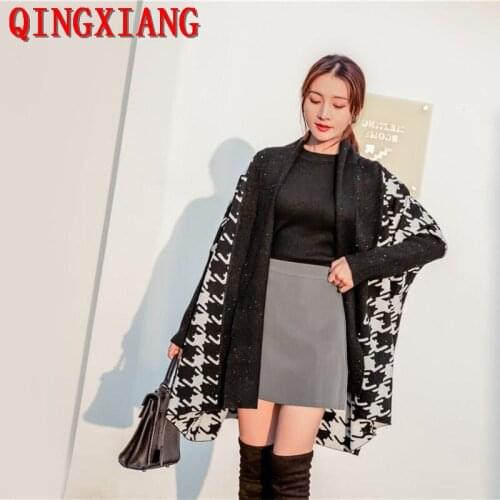2 Colors Contrast Knitted Cloak Women Outstreet Knitwear Autumn Batwing Sleeves Houndstooth Long Poncho Female Sequin Loose Coat