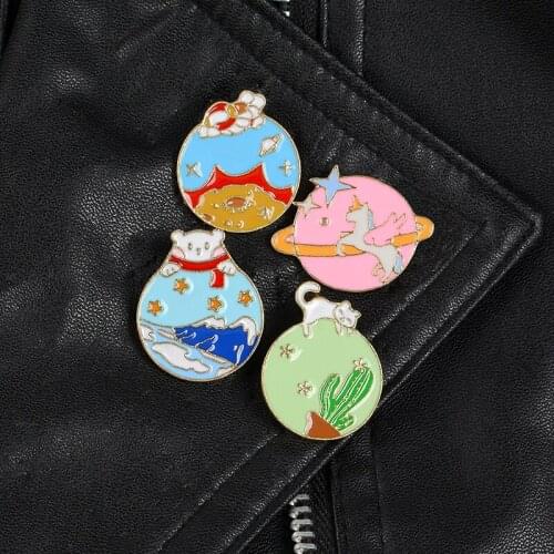 Color planet pins brooches for women cat astronaut badge star Ocean Cactus enamel pin backpack lapelpin hat Jackets Jewelry gift