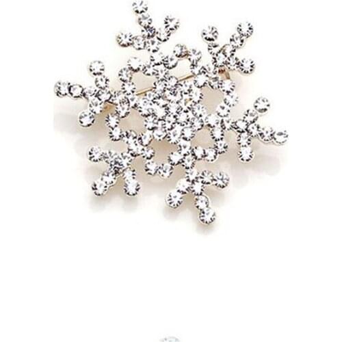 Fashion Brooch Pin Crystal Rhinestone Large Snowflake Winter Snow Theme For Women Fashion Pendant Jewelry Accessories Gift