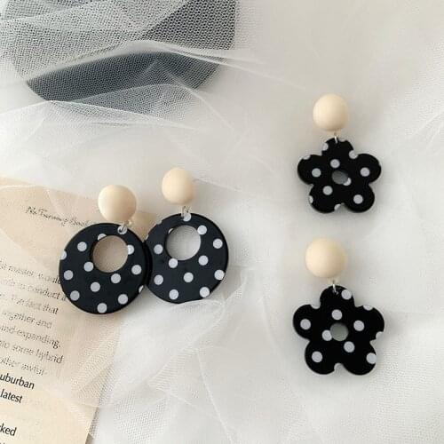 Fashion White dots Round Flower Pendant Earrings For Women Girls Acrylic Geometric Charms Stud Ear Jewelry Party Gifts