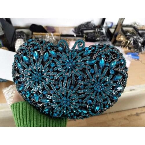 Hollow Out women blue crystal evening bag lady 2020 newest heart shape clutch purse for party wedding gift box bag for prom