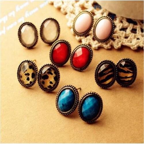 Creative Personality Design Retro Red Ear Nails Fashion Exaggeration Ladies Alloy Earrings Show Ladies Charm Earrings for women