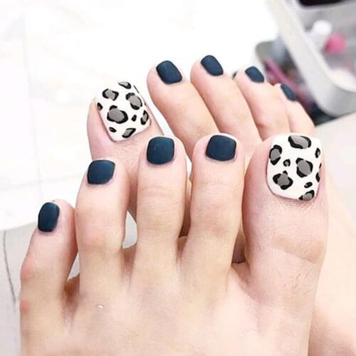 24pcs Fake Toenails With Glue Leopard Printed Type Removable Short Paragraph Fashion Manicure False ToeNails Press On Designs DL