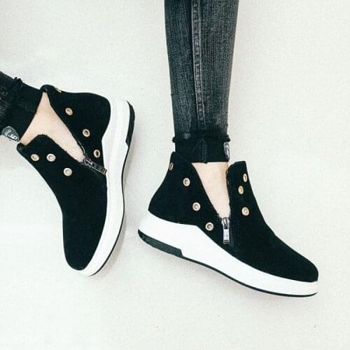 Oversized European and American wind round head muffin bottom willow nail waterproof platform boots