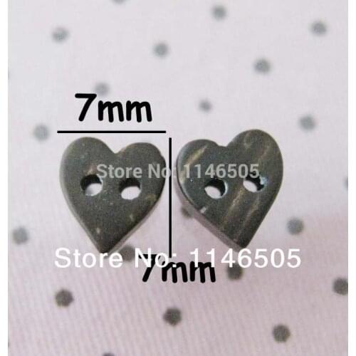 100pcs 7mm 2 holes natural heart coconut button wood cute cartoon wooden buttons Sewing Buttons clothing set Craft Accessories