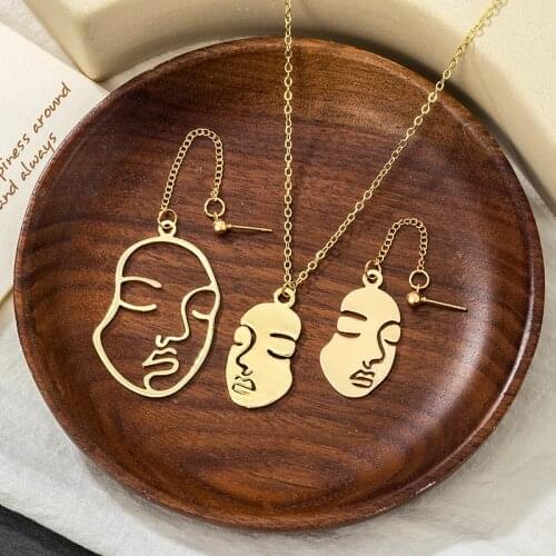 Fashion Vintage Portrait Earrings For Women Necklaces Gold Metal New Geometric Hanging Earrings 2021 Trend Female Modern Jewelry