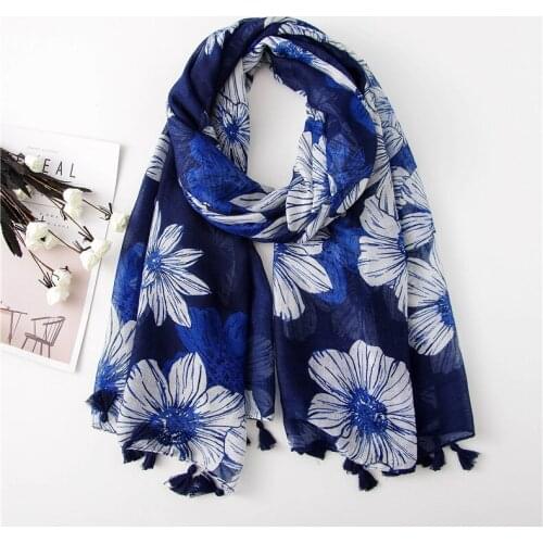 New Arrival Cotton Floral Printed Scarf Shawls Hijabs With Tassels Women Fashion Beach Long Shawls Muslim Head Wraps 1PC Retail