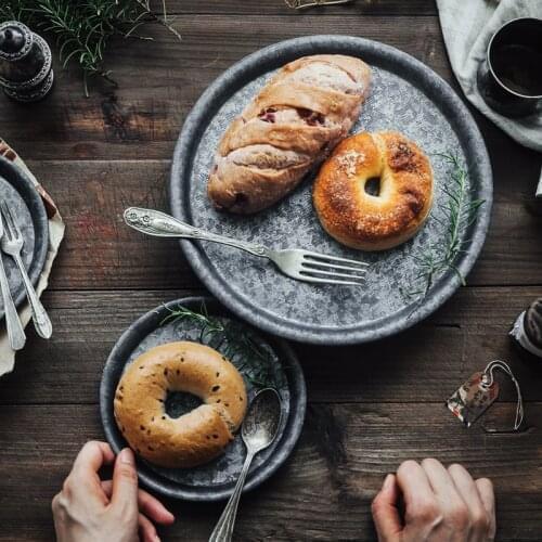 Handcrafted Metal Serving Trays Antique Round Wrought Iron Storage Tray Dessert Fruit Cake Bread Plate Home Kitchen Decoration