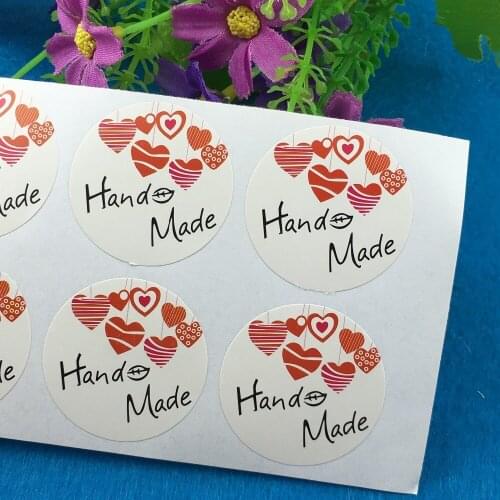 300Pcs Hand Made With Love Sticker Labels Heart Printed for Jewelry Carrying Cases Festival Gift Cake Boxes Decorations Stickers