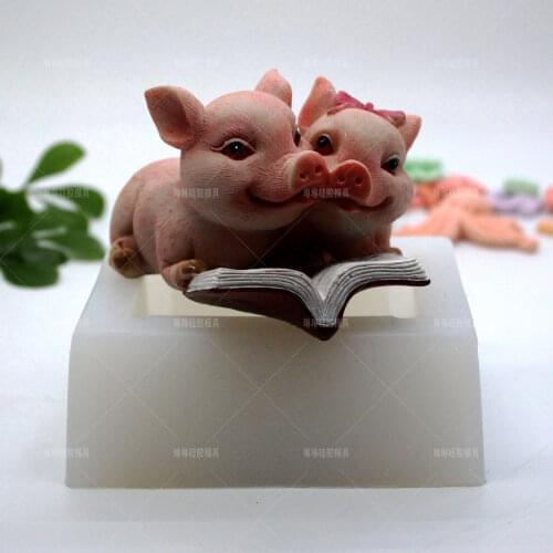 Wholesale!!1pcs Lovers Pig Looking (zx373) Silicone Handmade Soap Mold Crafts DIY Mould
