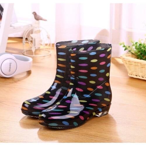 Fashion rain boots women short tube ladies work water shoes student rain boots Korean mid tube boots new summer