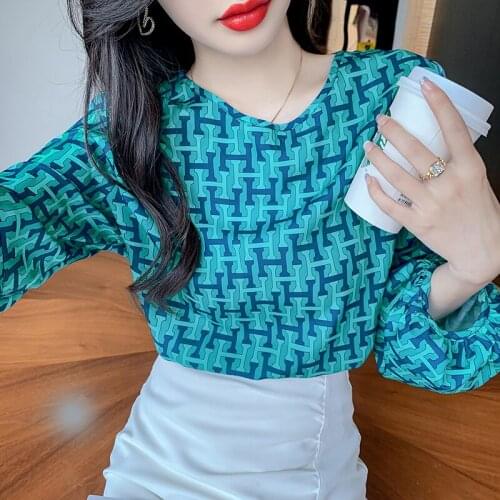 VSUE Women Elegant Blue Chiffon Letter Print O-Neck Nine Quarter Lantern Sleeve Shirring Loose Causal Shirt Blouse Tops B3091