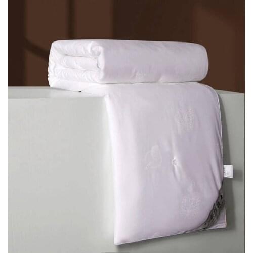 Fashion Bedding Handmade Silk Comforters Top Quality 100%Mulberry Silk Quilts 4 Seasons Silk Blankets 100%Cotton Jacquard Fabric